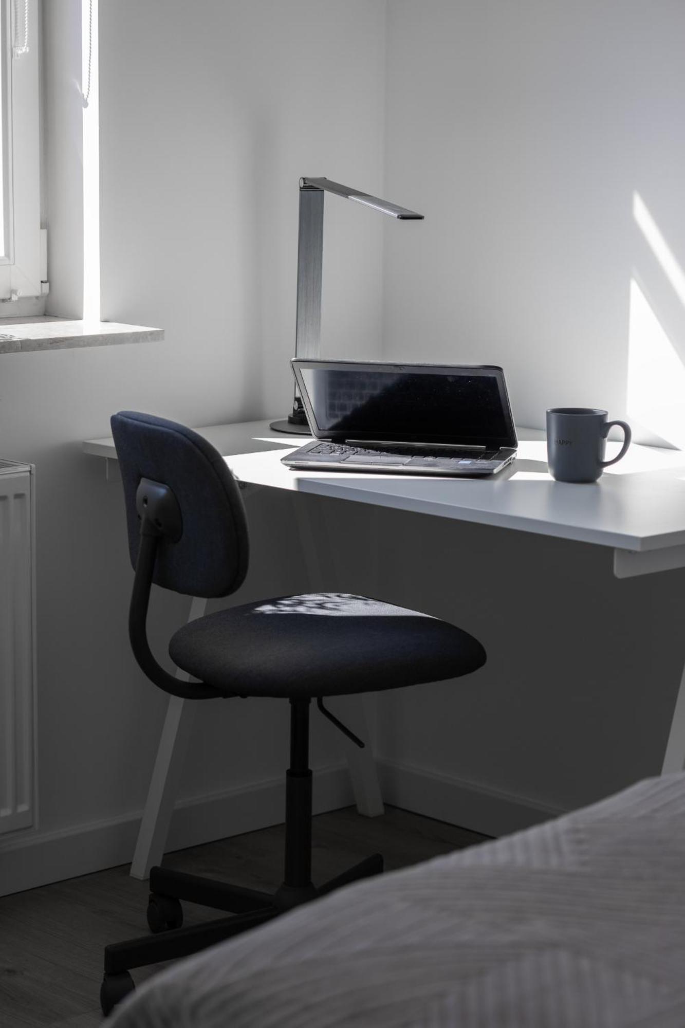 Comfortable With Parking By Renters Apartament Warszawa