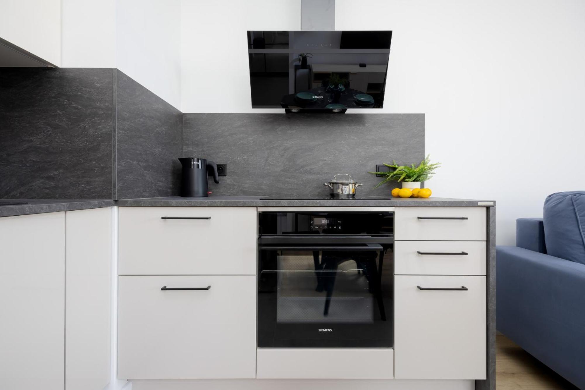 Apartament Comfortable With Parking By Renters Warszawa